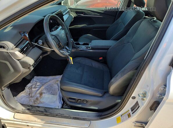 4T1DAACK2SU520077 2025 TOYOTA CAMRY White Вид салону спереду