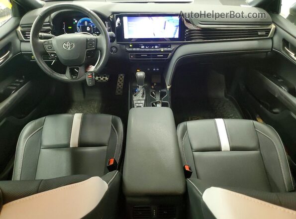 4T1DAACK2SU571479 2025 TOYOTA CAMRY Gray Dashboard view