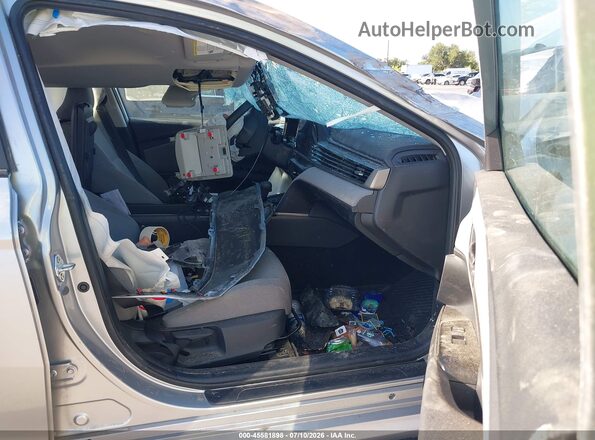 4T1DAACK2SU611303 2025 TOYOTA CAMRY Silver Вид салону спереду
