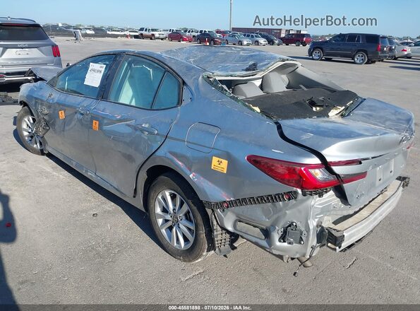 4T1DAACK2SU611303 2025 TOYOTA CAMRY Silver Вид задньої частини салону