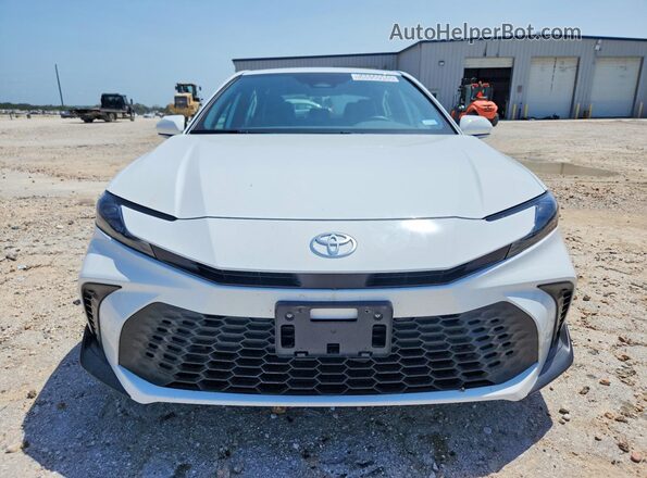 4T1DAACK2TU255470 2026 TOYOTA CAMRY White Widok z przodu
