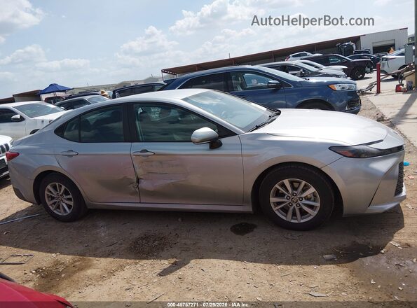4T1DAACK3SU001801 2025 TOYOTA CAMRY Silver Widok wnętrza z tyłu