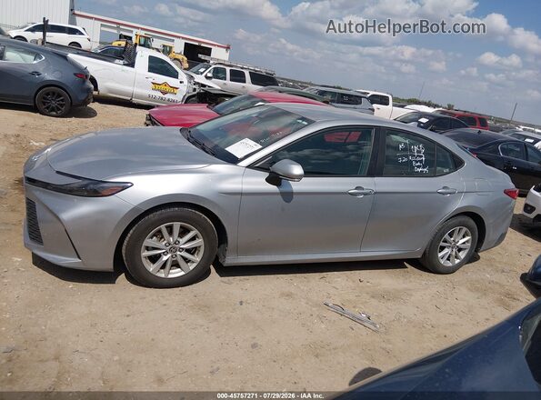 4T1DAACK3SU001801 2025 TOYOTA CAMRY Silver Widok wnętrza 360 stopni