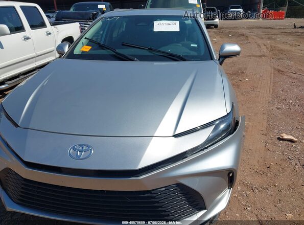 4T1DAACK3SU025953 2025 TOYOTA CAMRY Silver Սարքավորումների վահանակի տեսք