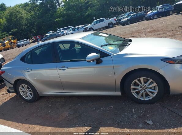 4T1DAACK3SU025953 2025 TOYOTA CAMRY Silver Սալոնի հետևի տեսք