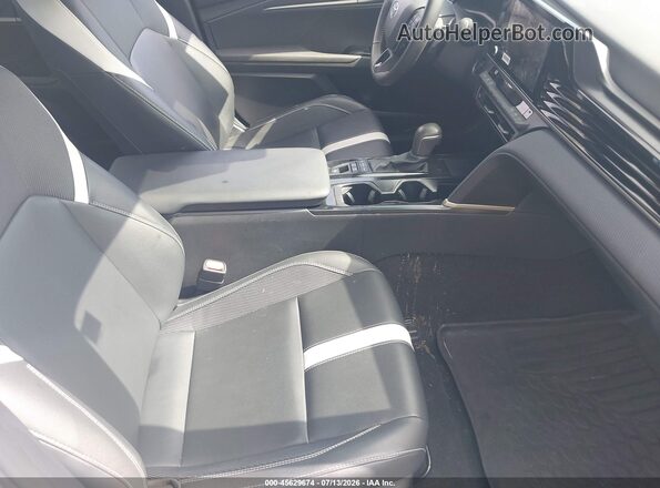 4T1DAACK3SU143551 2025 TOYOTA CAMRY White Widok wnętrza z przodu