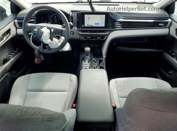 4T1DAACK3SU192846 2025 TOYOTA CAMRY Серебряный Вид панели приборов