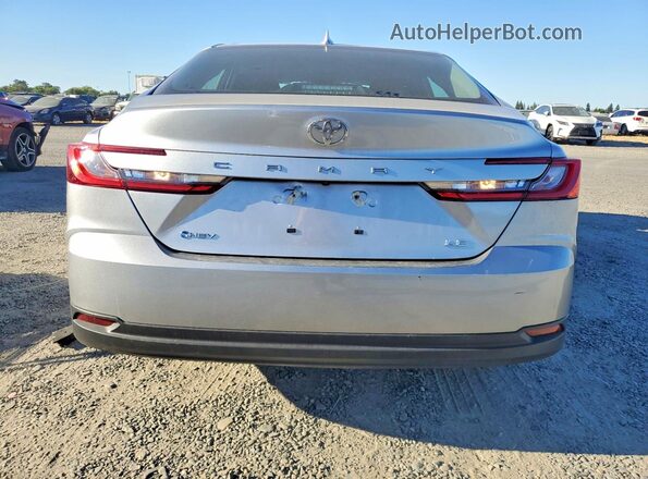 4T1DAACK3SU509654 2025 TOYOTA CAMRY Silver Widok z tyłu
