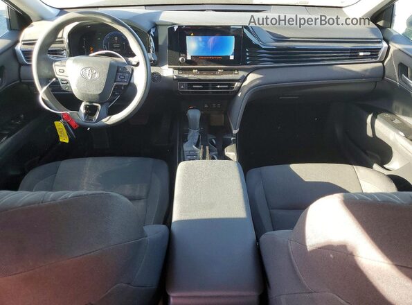 4T1DAACK3SU509654 2025 TOYOTA CAMRY Silver Widok deski rozdzielczej