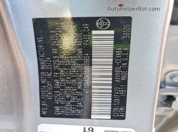 4T1DAACK3SU509654 2025 TOYOTA CAMRY Silver Widok naklejki z numerem VIN