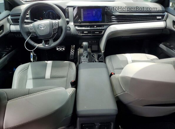 4T1DAACK3SU522808 2025 TOYOTA CAMRY Серебряный Вид панели приборов