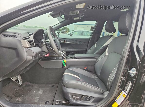 4T1DAACK3SU541472 2025 TOYOTA CAMRY Черный Вид салона спереди
