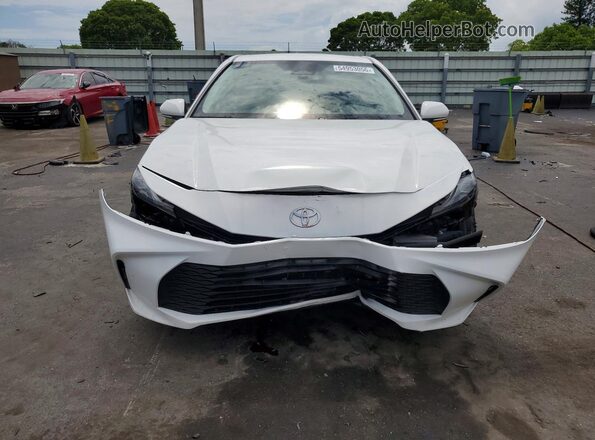 4T1DAACK3SU571362 2025 TOYOTA CAMRY White Widok z przodu