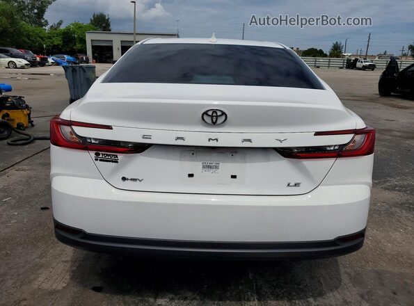 4T1DAACK3SU571362 2025 TOYOTA CAMRY White Widok z tyłu