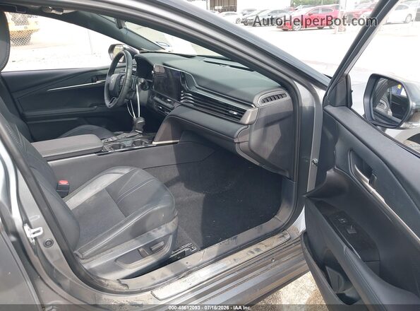4T1DAACK3SU575413 2025 TOYOTA CAMRY Gray Вид салону спереду