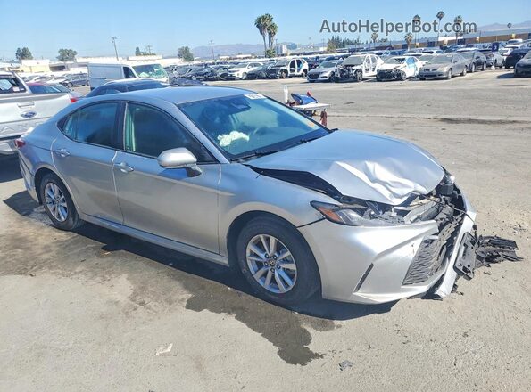 4T1DAACK3SU621564 2025 TOYOTA CAMRY Серебряный Передняя правая четверть