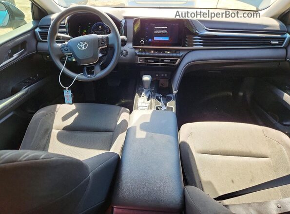 4T1DAACK3SU638073 2025 TOYOTA CAMRY Teal Առջևի վահանակի տեսք