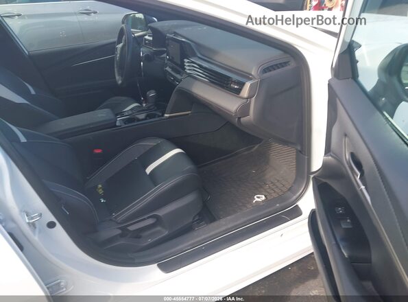 4T1DAACK3TU250309 2026 TOYOTA CAMRY White Front interior view