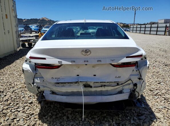 4T1DAACK3TU251931 2026 TOYOTA CAMRY White Հետևի տեսք
