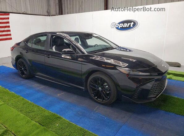 4T1DAACK3TU256305 2026 TOYOTA CAMRY Черный Передняя правая четверть