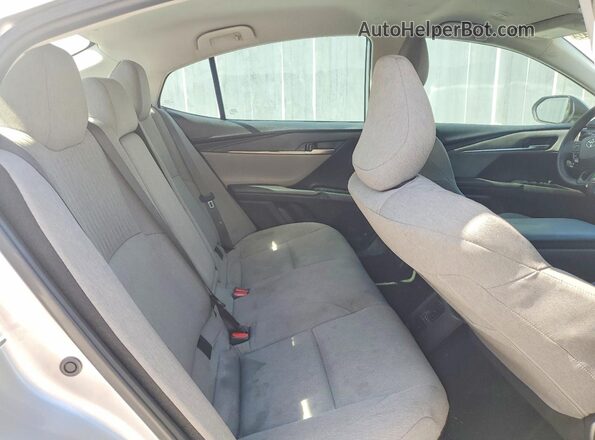 4T1DAACK3TU654839 2026 TOYOTA CAMRY Silver Հետևի նստատեղերի տեսք