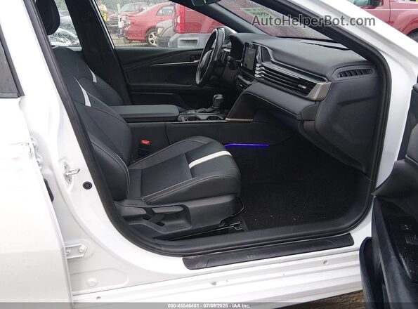 4T1DAACK3TU657305 2026 TOYOTA CAMRY Белый Вид салона спереди