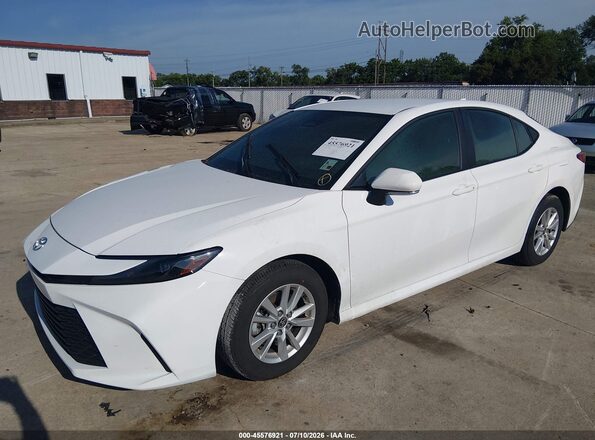 4T1DAACK3TU696833 2026 TOYOTA CAMRY Белый Передняя левая четверть