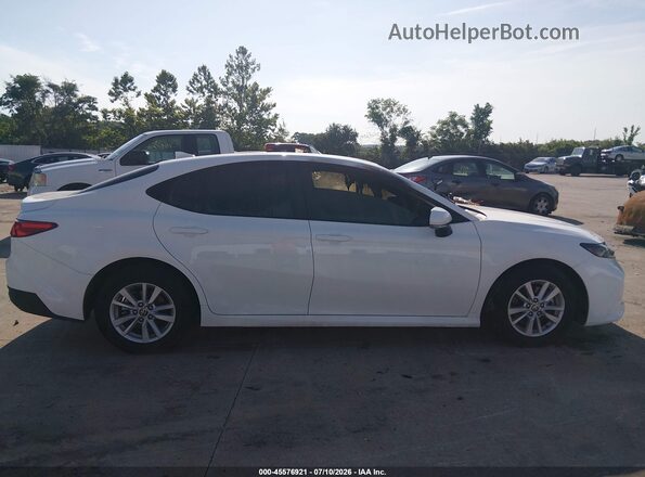 4T1DAACK3TU696833 2026 TOYOTA CAMRY Белый Вид задней части салона