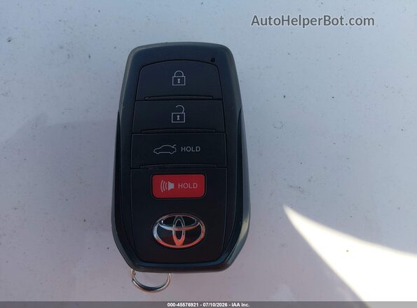 4T1DAACK3TU696833 2026 TOYOTA CAMRY Белый Вид панели приборов