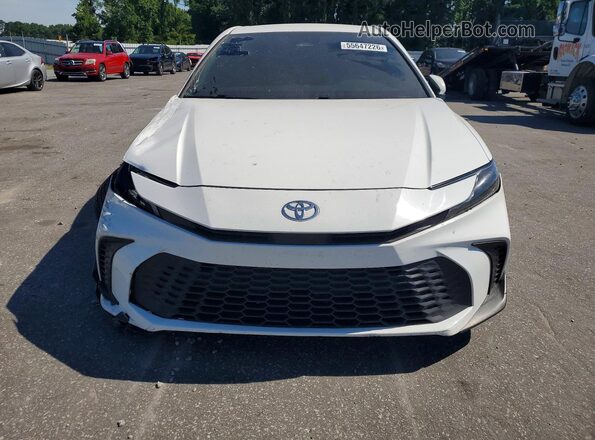 4T1DAACK4SU020275 2025 TOYOTA CAMRY Белый Вид спереди