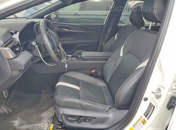 4T1DAACK4SU035360 2025 TOYOTA CAMRY White Front interior view