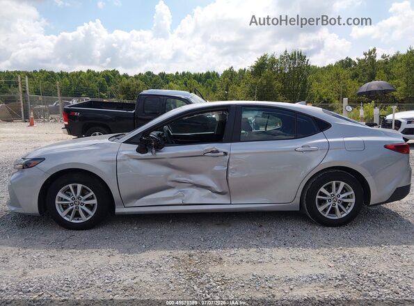 4T1DAACK4SU044706 2025 TOYOTA CAMRY Silver Սալոնի 360 աստիճան տեսք