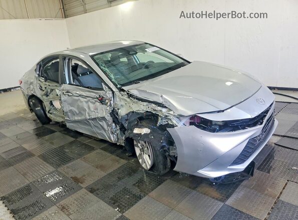 4T1DAACK4SU097874 2025 TOYOTA CAMRY Серебряный Передняя правая четверть