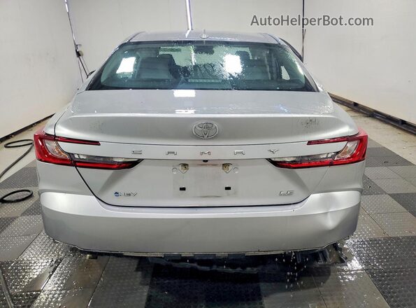 4T1DAACK4SU097874 2025 TOYOTA CAMRY Серебряный Вид сзади