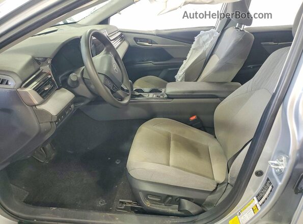 4T1DAACK4SU097874 2025 TOYOTA CAMRY Серебряный Вид салона спереди
