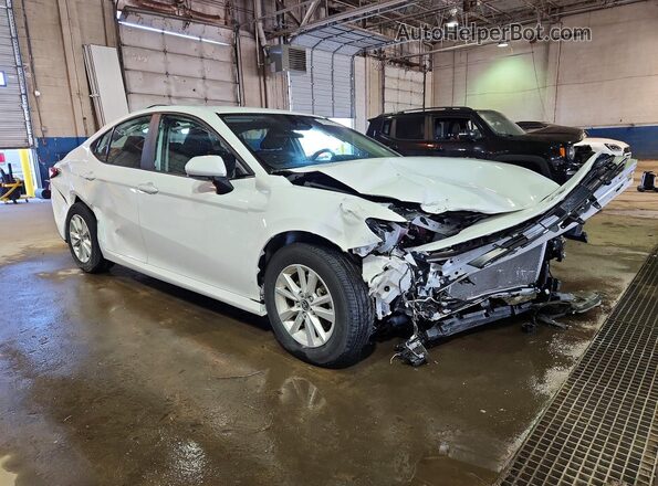 4T1DAACK4SU129366 2025 TOYOTA CAMRY Белый Передняя правая четверть
