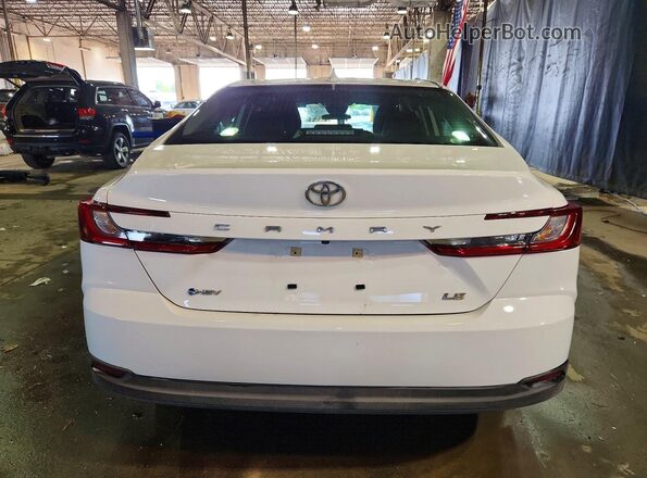 4T1DAACK4SU129366 2025 TOYOTA CAMRY Белый Вид сзади