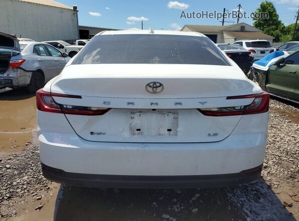 4T1DAACK4SU191124 2025 TOYOTA CAMRY White Հետևի տեսք