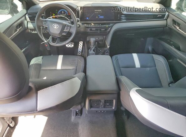 4T1DAACK4SU196517 2025 TOYOTA CAMRY Gray Առջևի վահանակի տեսք