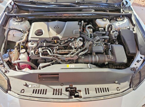 4T1DAACK4SU554506 2025 TOYOTA CAMRY White Widok wnętrza z tyłu