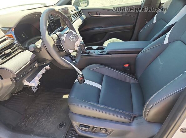 4T1DAACK4SU631276 2025 TOYOTA CAMRY White Вид салону спереду