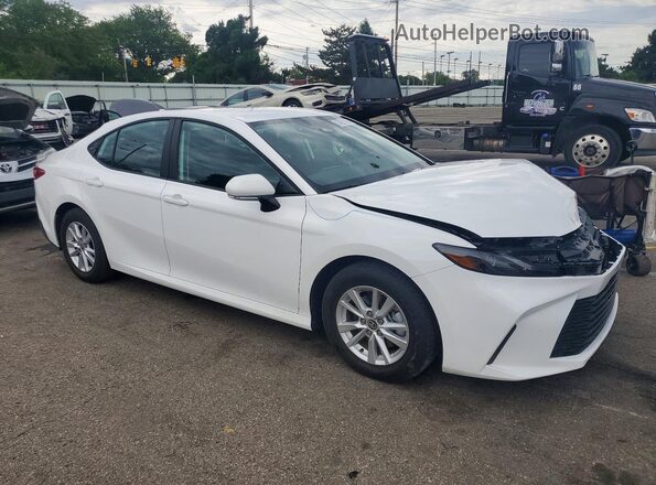 4T1DAACK4TU242364 2026 TOYOTA CAMRY Белый Передняя правая четверть