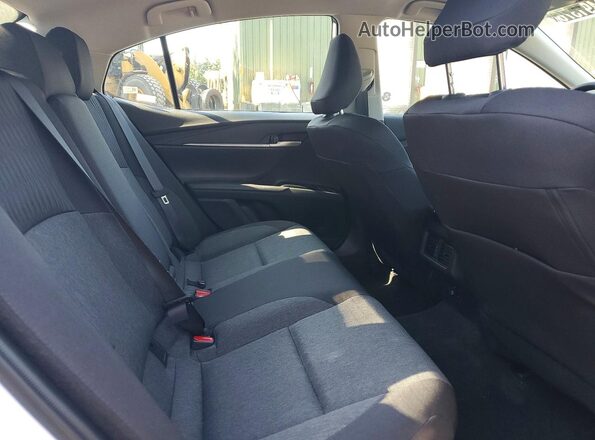 4T1DAACK4TU307164 2026 TOYOTA CAMRY White Vista de los asientos traseros