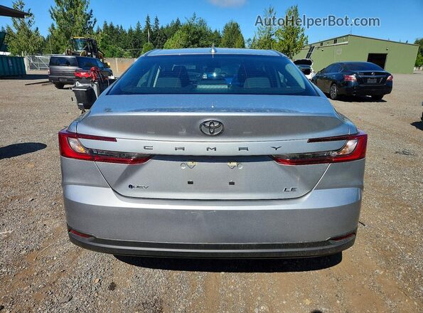 4T1DAACK4TU705488 2026 TOYOTA CAMRY Silver უკანა ხედი