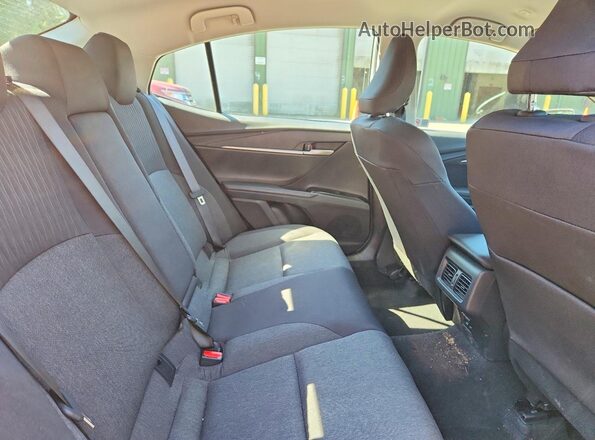 4T1DAACK4TU705488 2026 TOYOTA CAMRY Silver უკანა სავარძლების ხედი