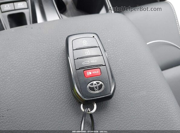 4T1DAACK4TU719665 2026 TOYOTA CAMRY Gray Vista del salpicadero