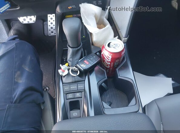 4T1DAACK4TU733551 2026 TOYOTA CAMRY Белый Вид панели приборов