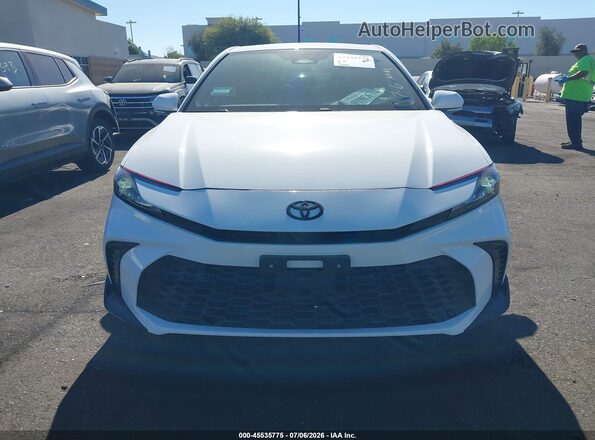 4T1DAACK4TU733551 2026 TOYOTA CAMRY Белый Вид задней части салона