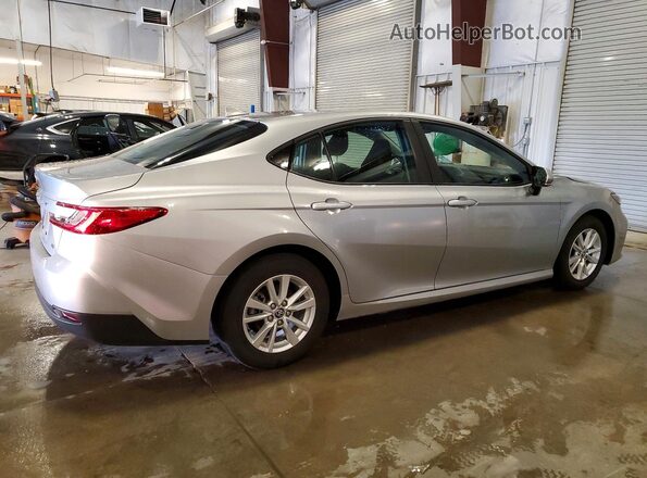 4T1DAACK5SU055245 2025 TOYOTA CAMRY Silver Задня права чверть