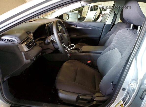 4T1DAACK5SU055245 2025 TOYOTA CAMRY Silver Вид салону спереду